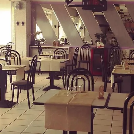 贝拉维斯塔比萨店及旅馆 酒店 2*