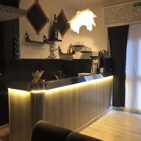 贝拉维斯塔比萨店及旅馆 酒店 2*